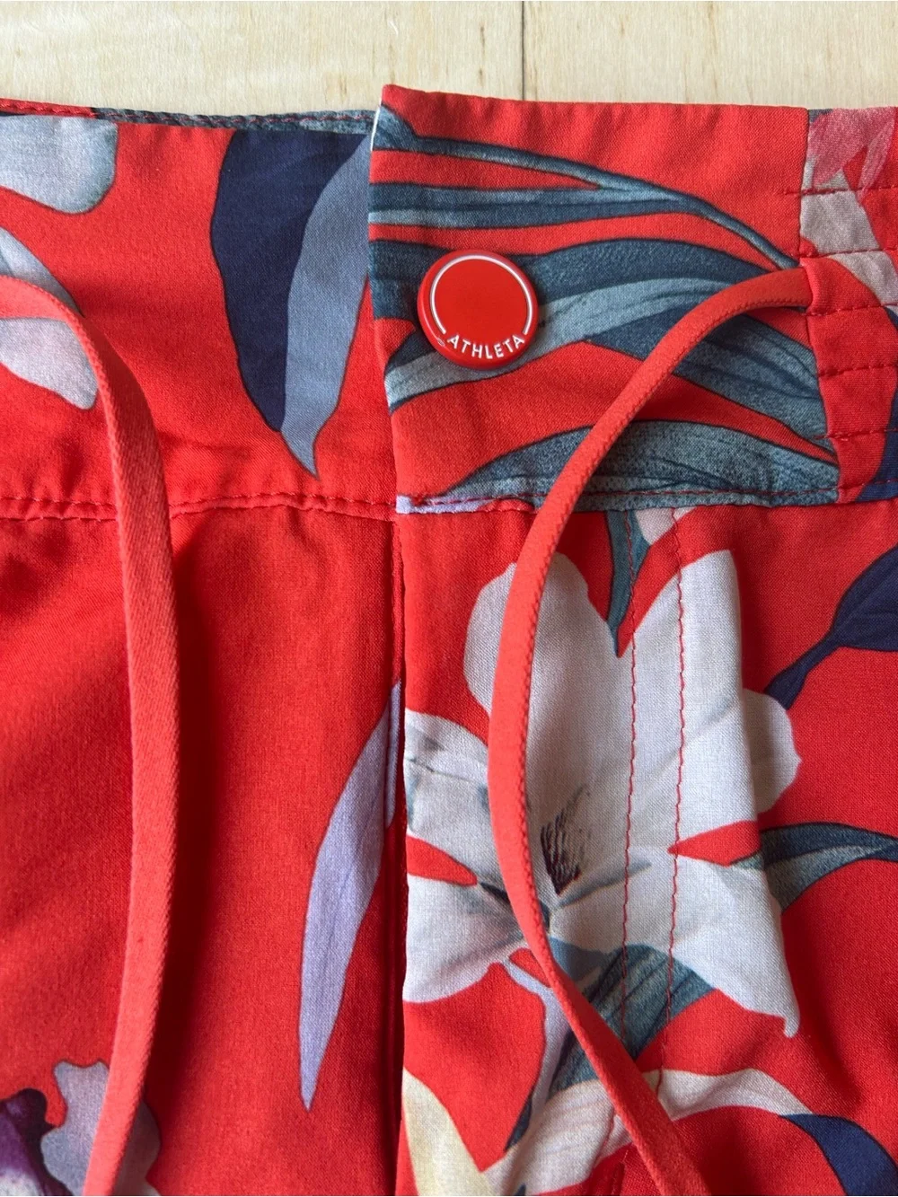 Athleta Women’s Coral Red Tropical Hudson Floral Board Swim Shorts Size 8